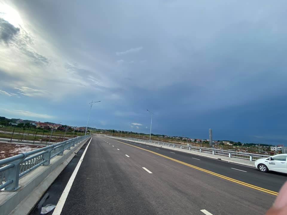 Cầu vượt qua quốc lộ 1A kết nối khu hành chính Huyện Lạng Giang với dự án Rùa Vàng City